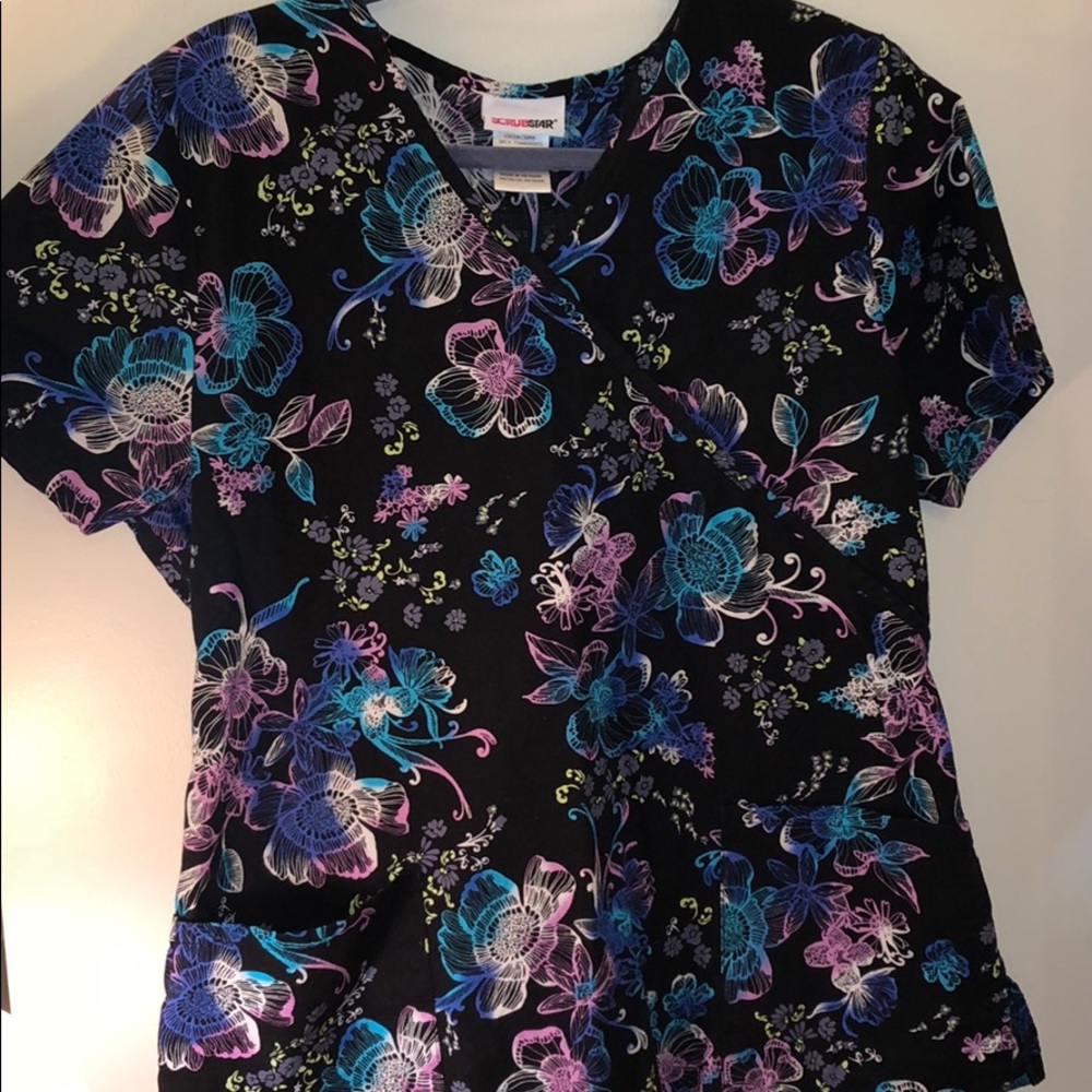 Scrub star Large scrub top